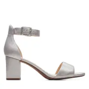 Clarks block heel 2025 sandals