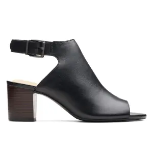 Deloria gia clarks clearance