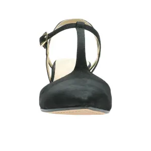 Ellis lola clarks store