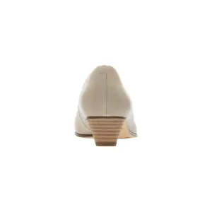 Clarks mena bloom sand store