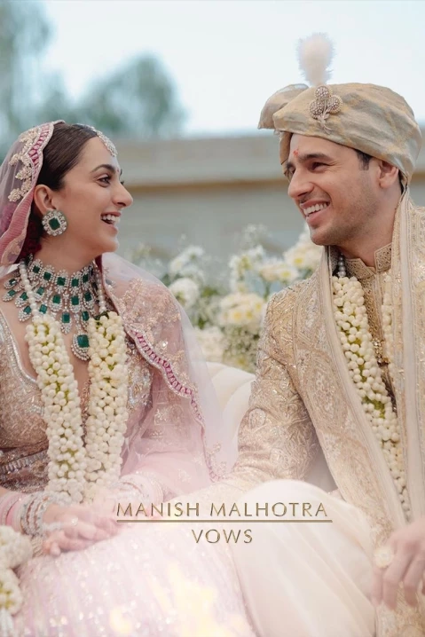 5 Latest Bridal Lehengas by Manish Malhotra That Are Perfect for Your  Sangeet!