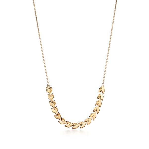 Vine East West Pendant in Yellow Gold with Diamonds