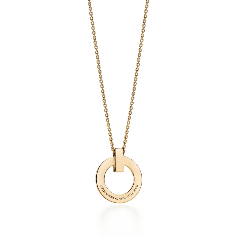 Tiffany & Co. Paloma Picasso 18K Yellow Gold Hammered Circle Necklace |  Tiffany & Co. | Buy at TrueFacet