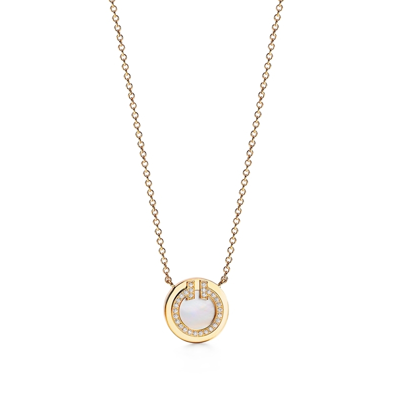 TIFFANY 18K Yellow Gold Diamond Black Onyx 16mm T Circle Pendant Necklace  1353756 | FASHIONPHILE