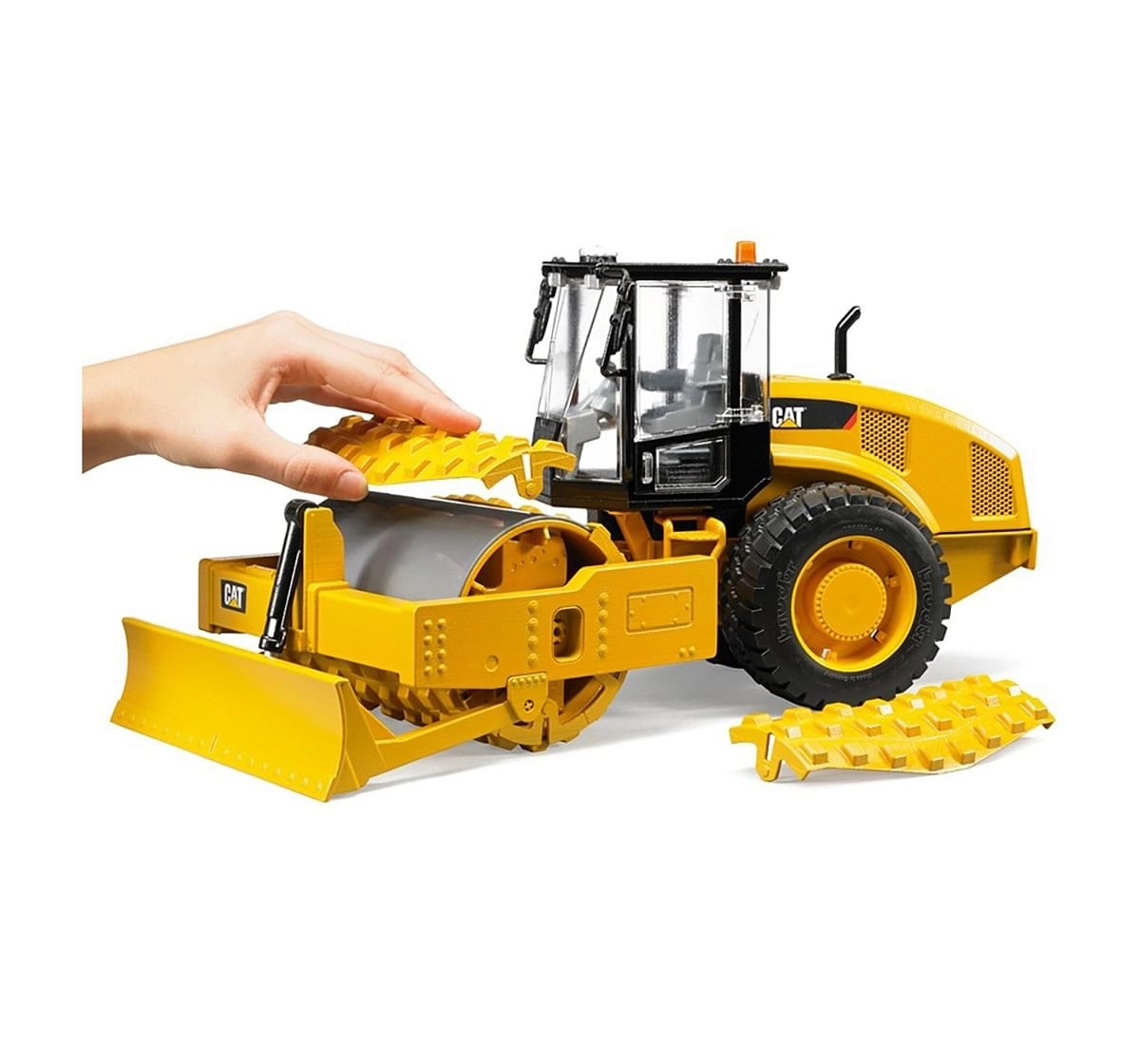 CAT Bruder 1:16 Caterpillar Vibratory Soil Compactor with Levelling Blade Vehicles for Kids age 4Y+ (Yellow)