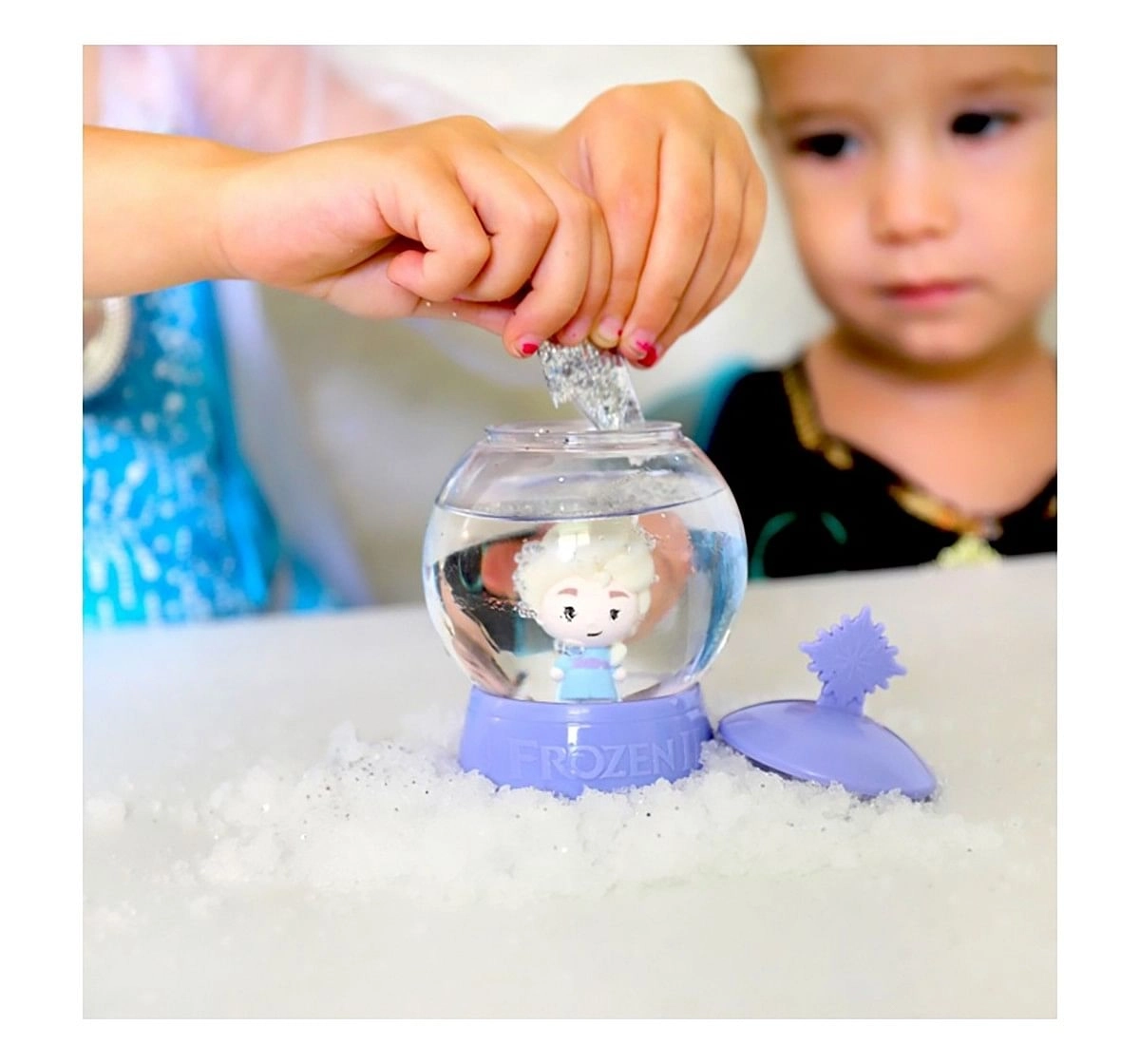 Disney  Frozen 2 Snow Globe Surprise Novelty for Kids age 4Y+ 