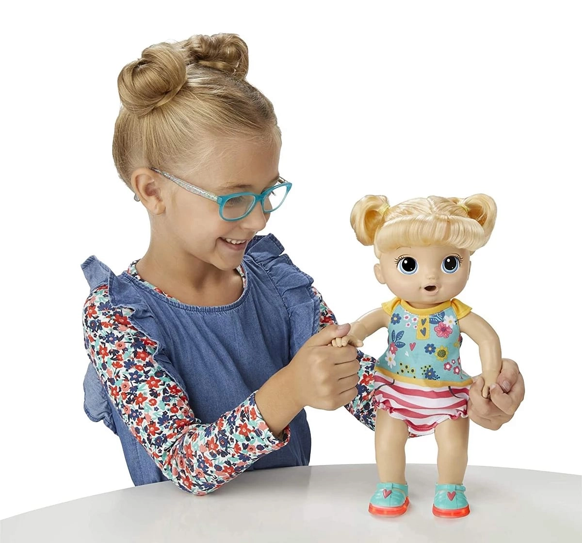 Baby Alive Step and Giggle Baby Blonde Hair Doll with Light up Shoes, Responds with 25+ Sounds and Phrases Toy for Kids 3Y+, Multicolour