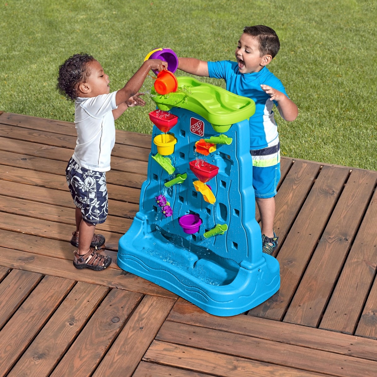 Step2 Waterfall Discovery Wall Blue 2Y+