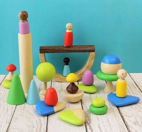 Shumee 24 Pieces Play Set of Peg Dolls Accessories Set for kids 3Y+, Multicolour