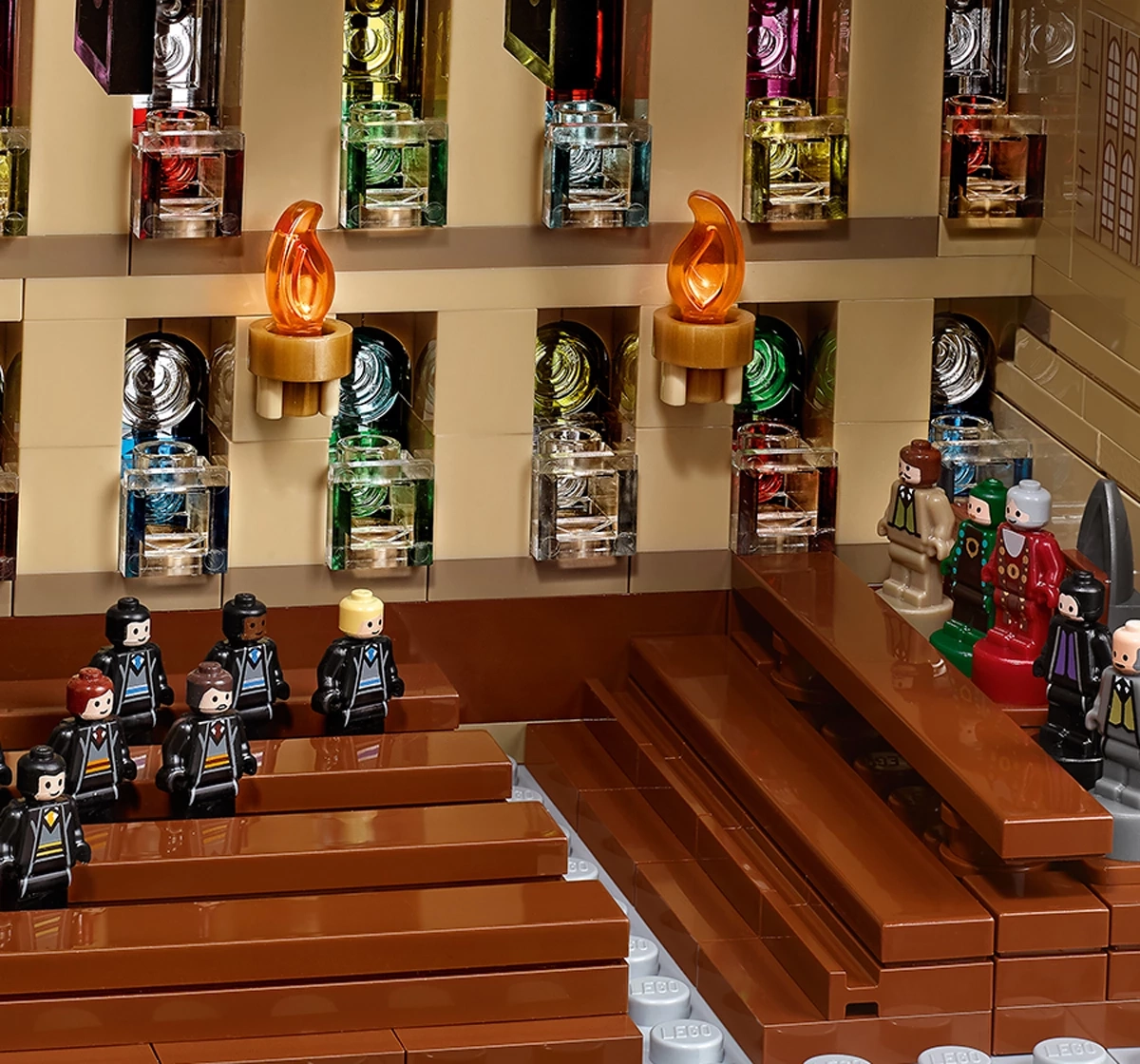 LEGO Harry Potter: New Hogwarts Castle and Gringotts Bank Set