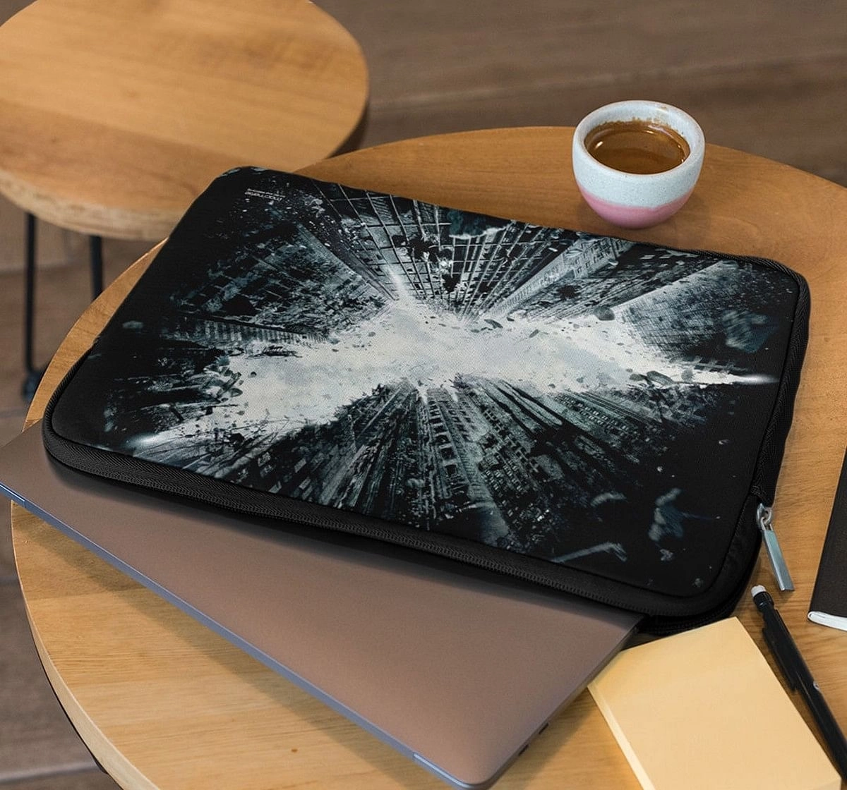 Macmerise God of Gotham Laptop Cover Multicolor 12Y+