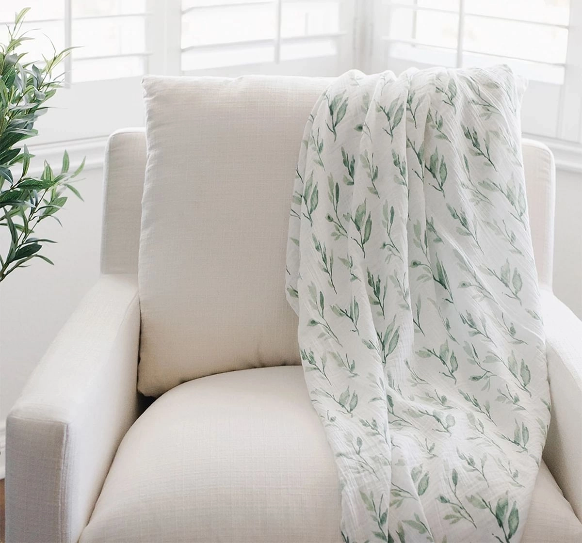 Crane Baby Parker Collection Muslin Swaddle Leaf print 0Y+ Green