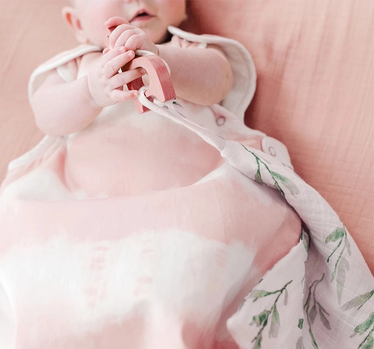 Crane Baby Teether & Security Blanket Giraffe 0Y+ Beige