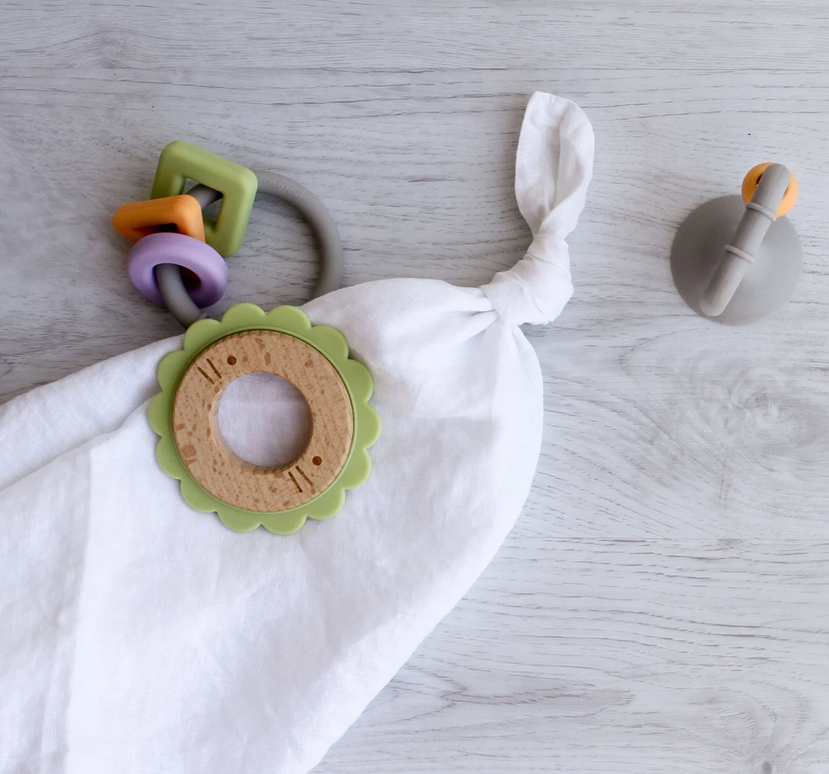 Little Rawr Wood Silicone Disc Teether Green 18M+