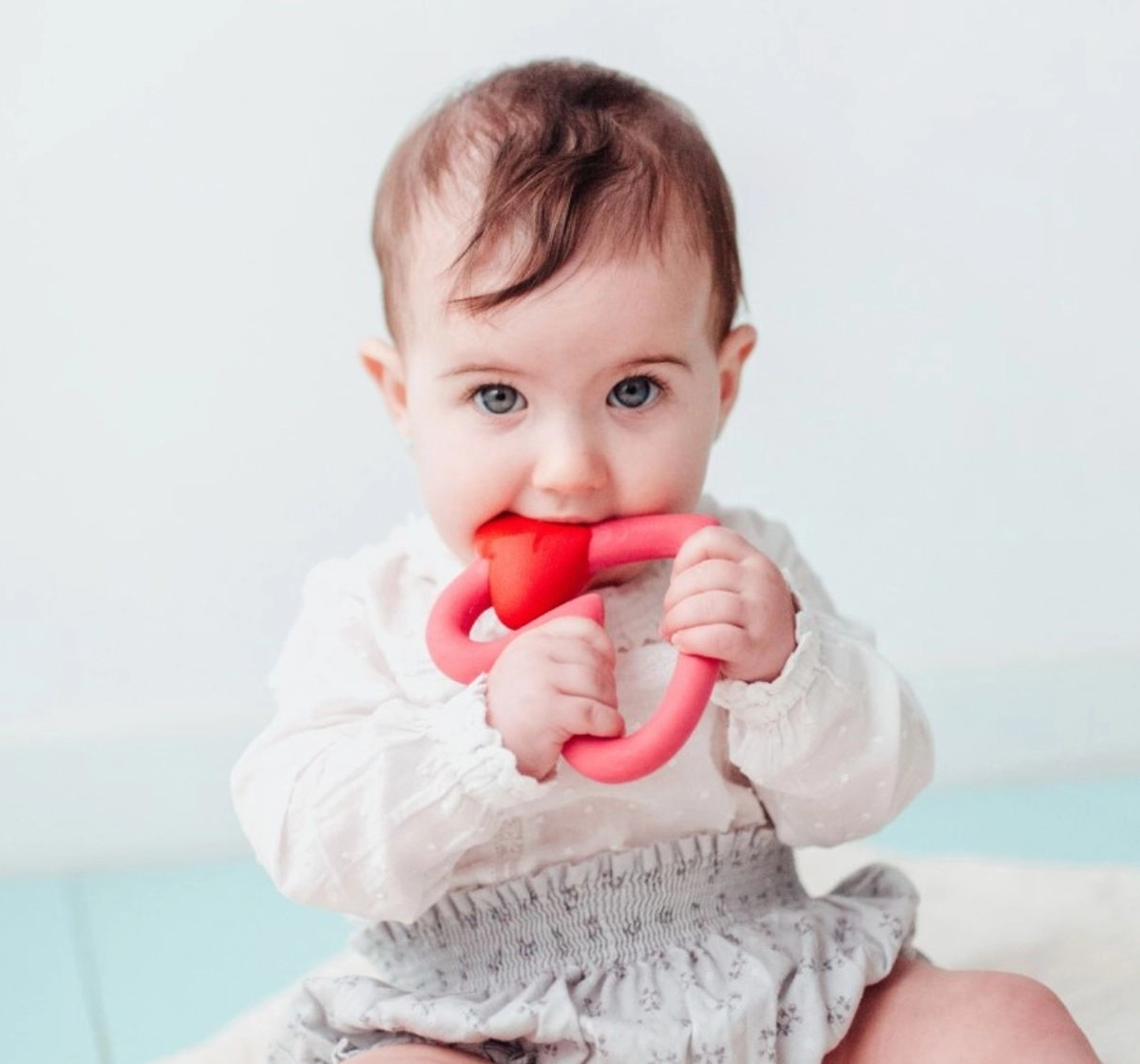 Oli & Carol x ARP The Heart Teether Pink 0M+