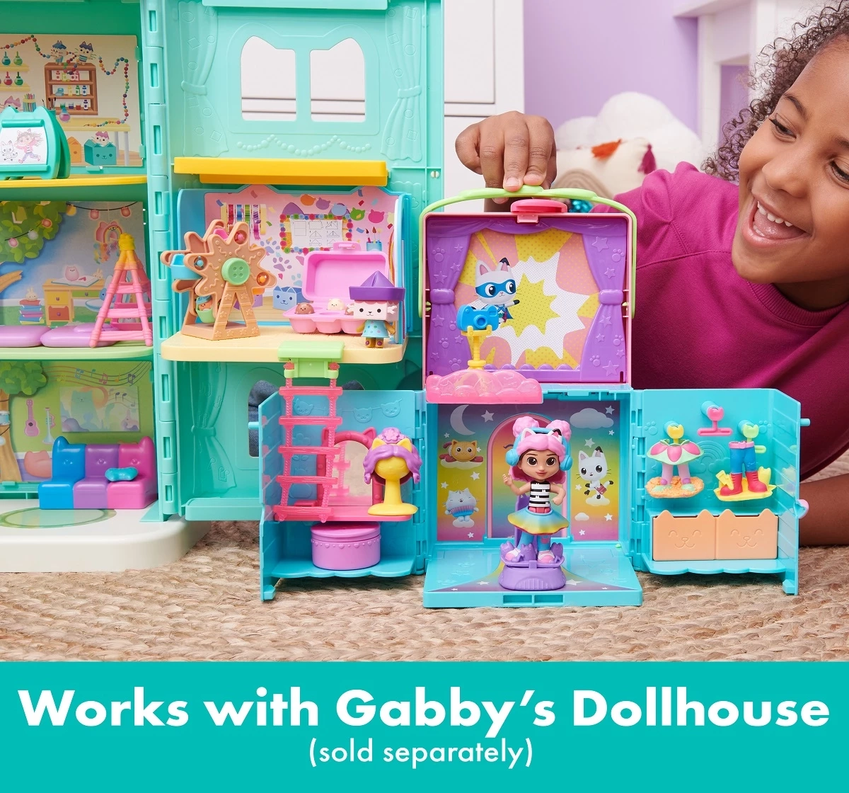Gabbys Dollhouse, Dress-Up Closet Portable Playset with a Gabby Doll, Surprise Toys and Photo Shoot Accessories, Kids Toys for Ages 3 and up