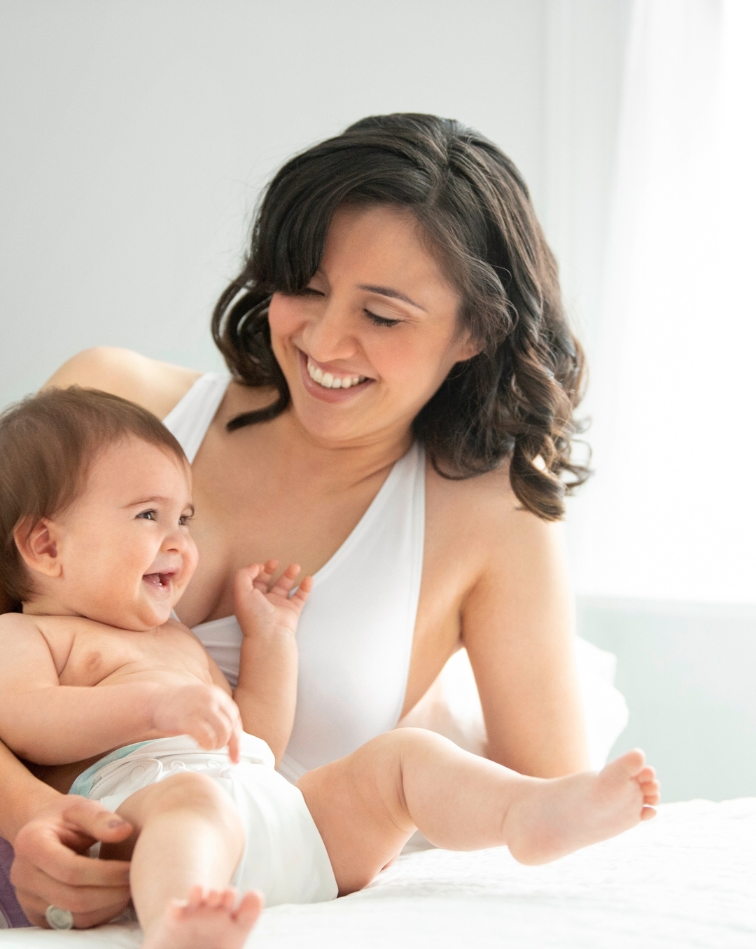 Medela women maternity nursing bra-White