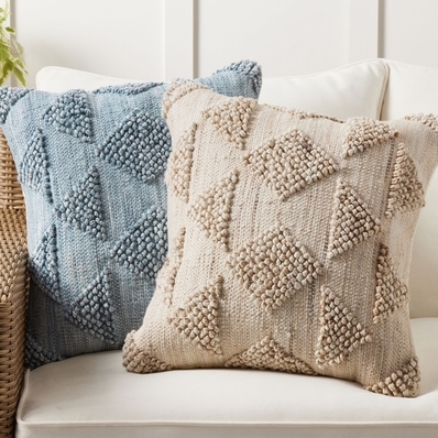 Mauri Textured Indoor/Outdoor Pillow