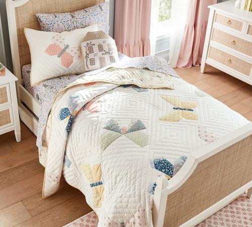 Pottery barn hot sale crib quilt