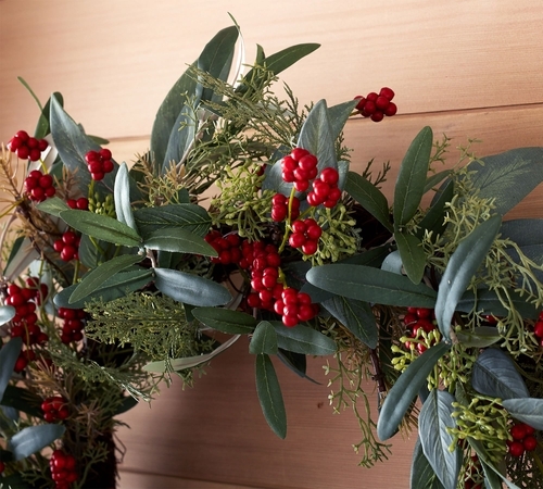 Lit Faux Eucalyptus/Berry Holiday Wreath & Garland