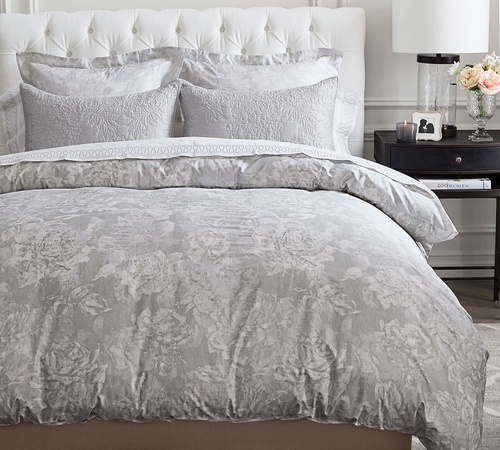 Pottery barn, Belgian linen, queen size duvet in shops smoke gray