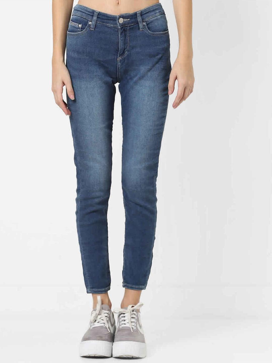 Women's skinny fit medium wash Star motion jeans