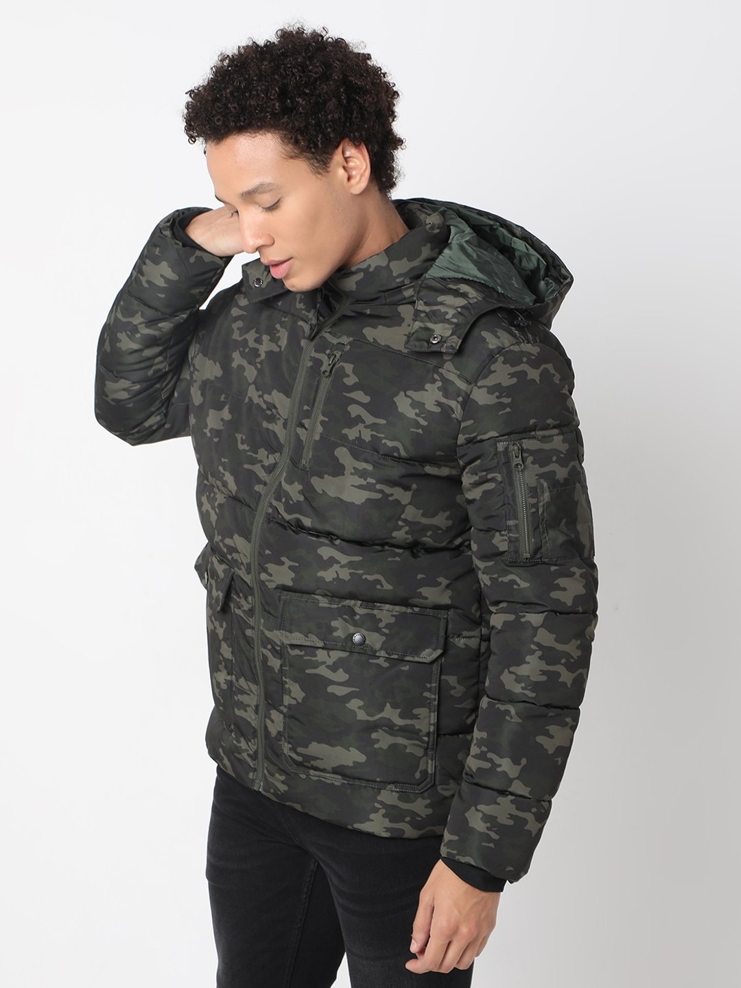 Regular Fit Full Sleeve Hooded Neck Camouflage Polyester Jacket