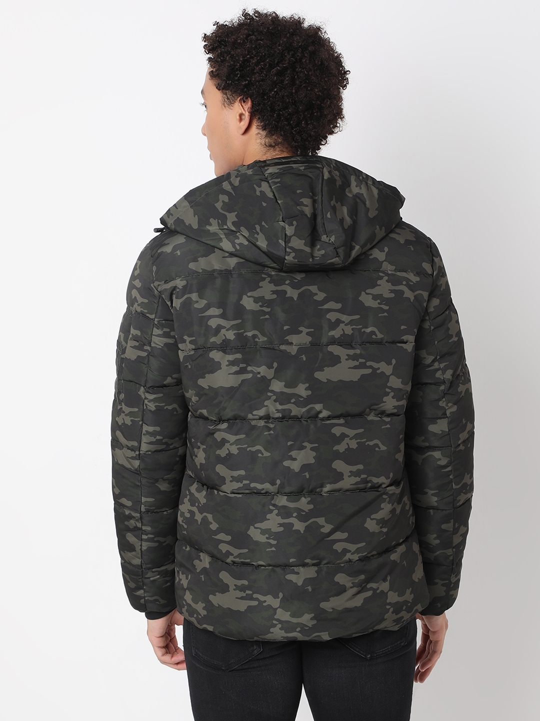 Regular Fit Full Sleeve Hooded Neck Camouflage Polyester Jacket