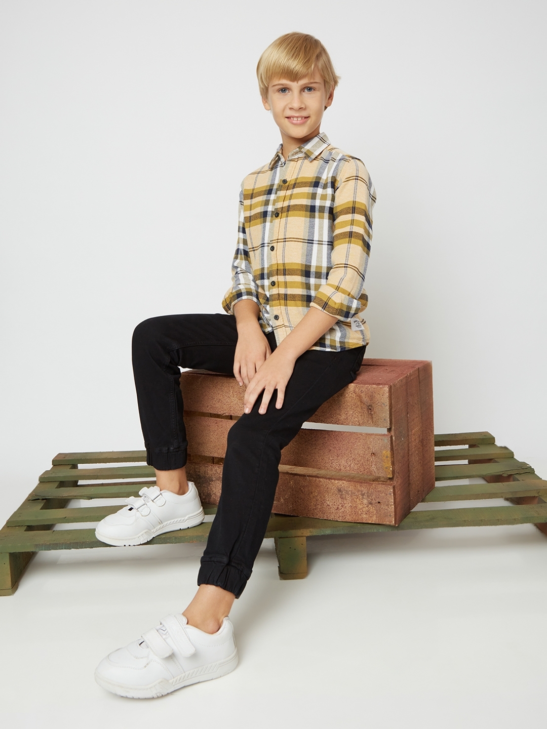 Lanzo Plaid Shirt with Spread Collar