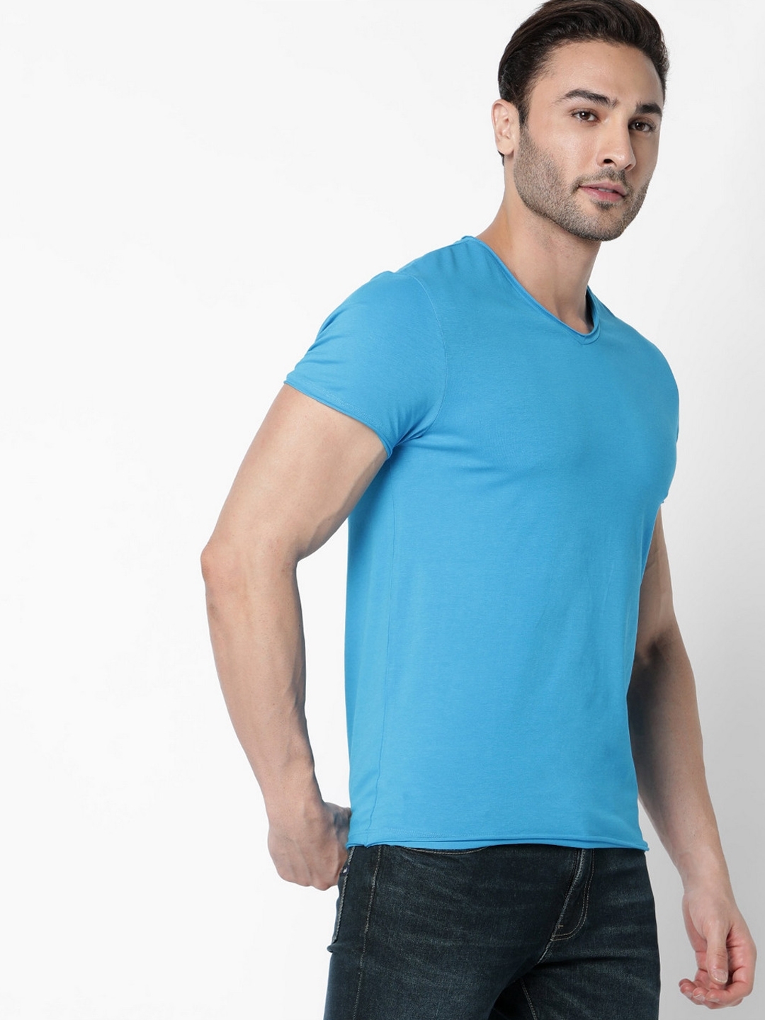 Scuba Basic Slim Fit V-neck T-shirt