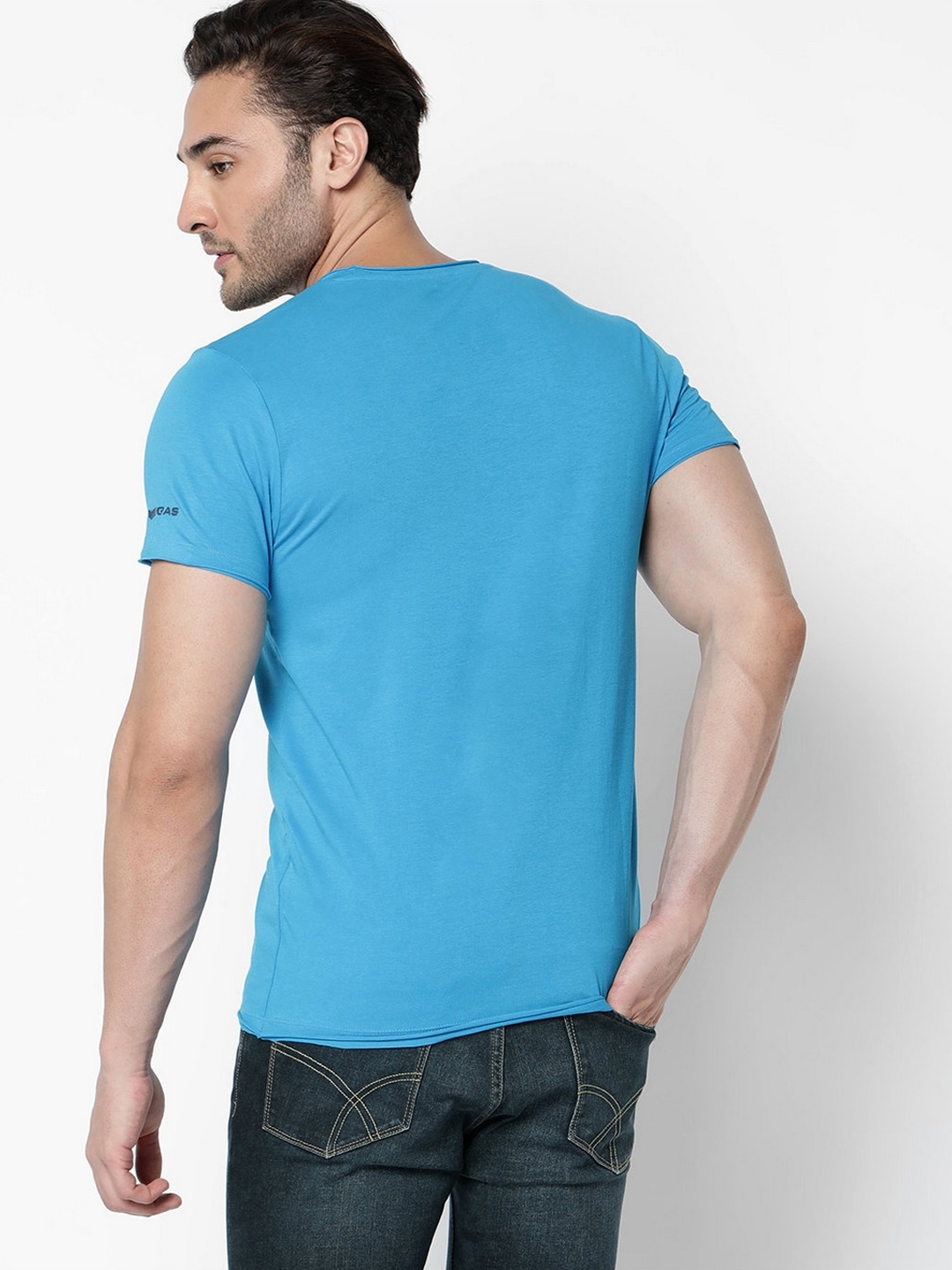 Scuba Basic Slim Fit V-neck T-shirt