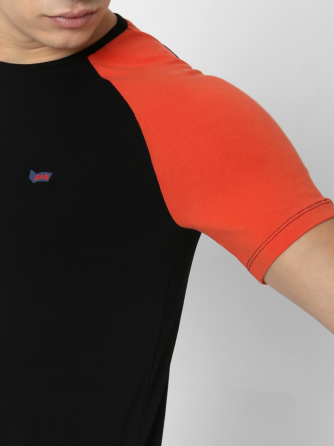 Colourblock Slim Fit Crew-Neck T-shirt