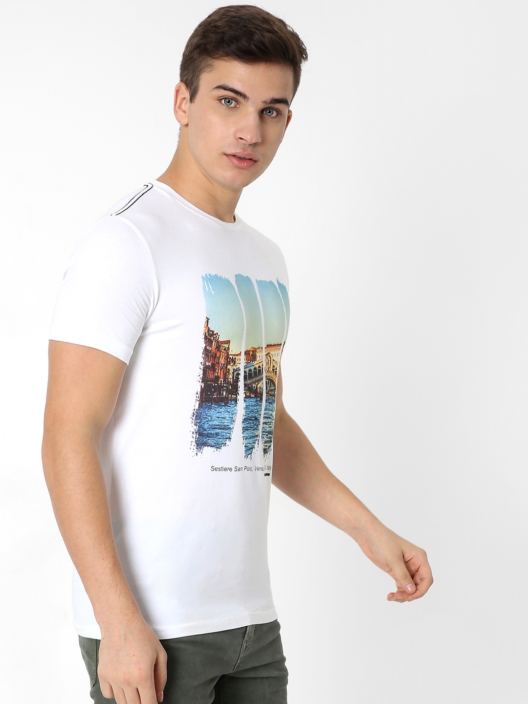 Graphic Print Slim Fit Crew-Neck T-shirt