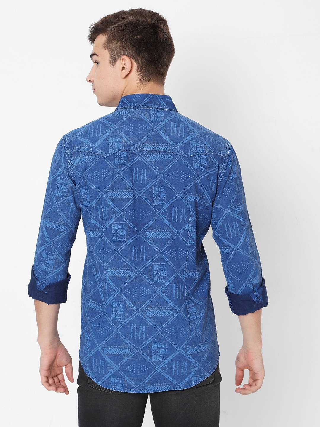 Victor Printed Slim Fit Shirt with Buttoned Flap Pockets