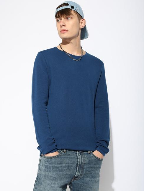 Textured Knitted Full Sleeve Round Neck Sweater