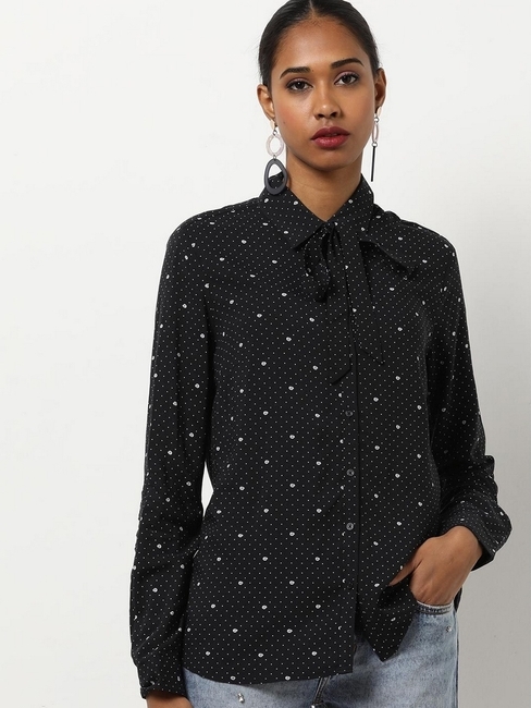 Regular Fit Collared Full Sleeves Printed Bowy Shirt