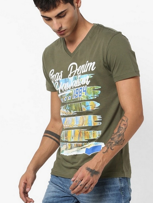 Slim Fit Graphic Print V-neck T-shirt