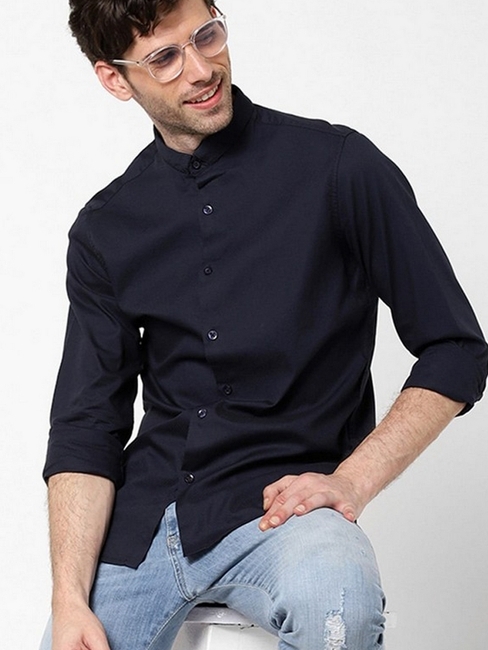 Slim Fit Shirt with Cutaway Collar