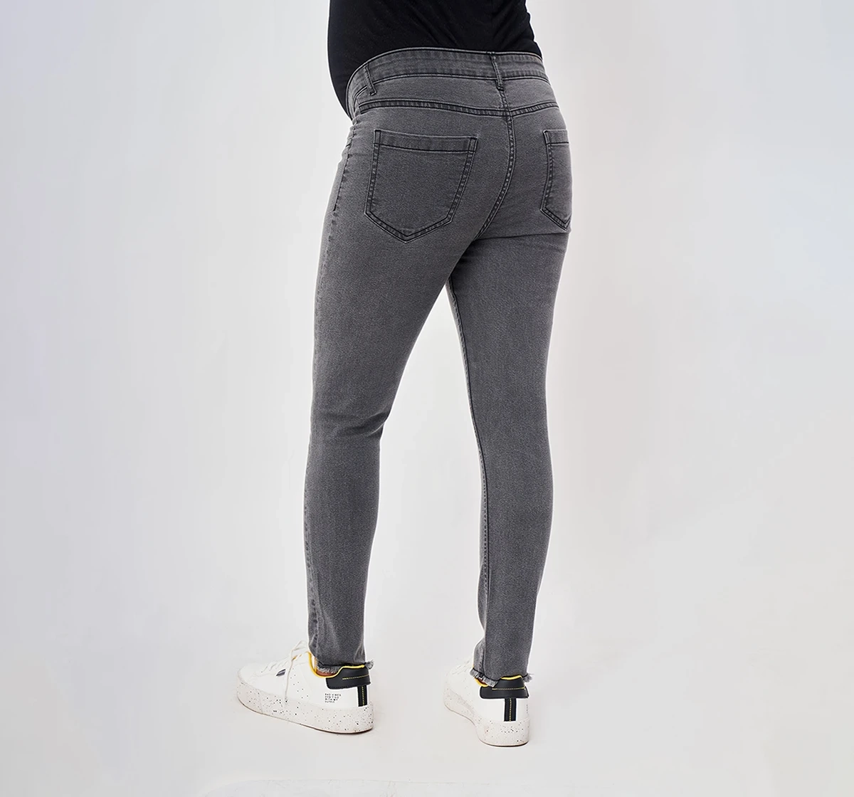 Black maternity jeans • Compare & see prices now »