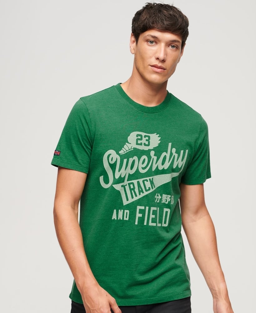 COLLEGE SCRIPTED GRAPHIC MEN'S GREEN TEE