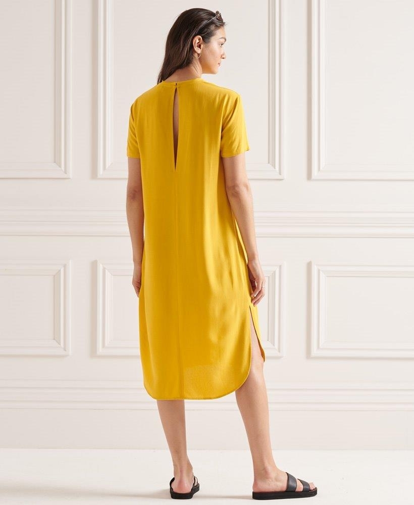 CURVE HEM SHIFT DRESS