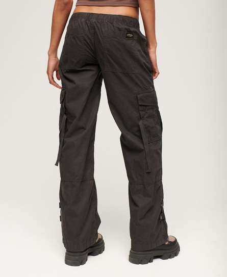 AE Snappy Stretch Baggy Cargo Jogger | Cargo pants outfit, Winter pants  outfit, Black cargo pants women